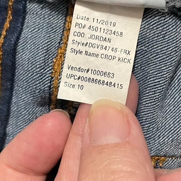 Gloria Vanderbilt Womens Jeans Size 10 Kick Boot Crop Mid Rise Dark Wash Zip Fly - Picture 10 of 14